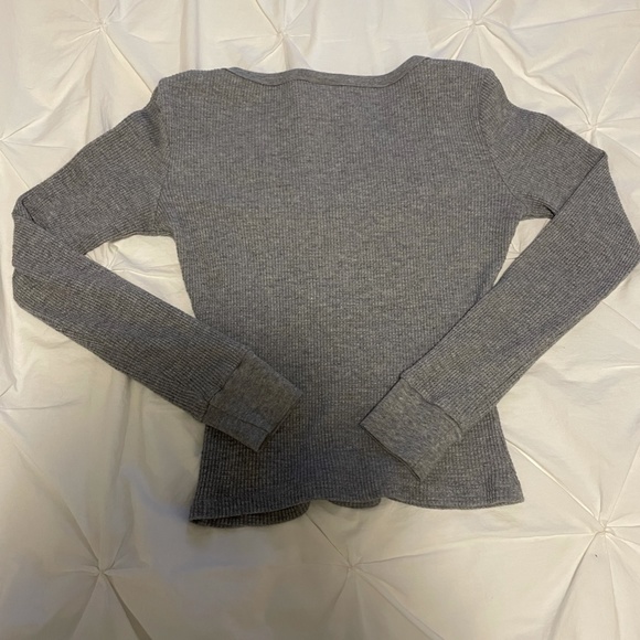 TNA Light Grey Long sleeve - Picture 3 of 3